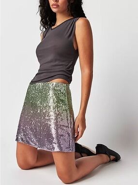 NWOT Loveshackfancy Arturo Sequin
Embellished ombré mini skirt | Size 4